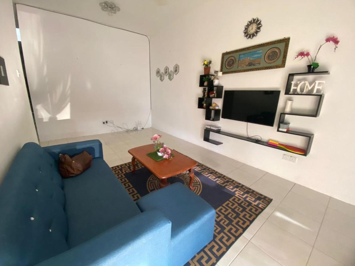 Farnira Exclusive Homestay Kampung Raja Luaran gambar